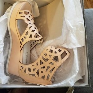 Jeffrey Campbell Liliano Shoe In Natural